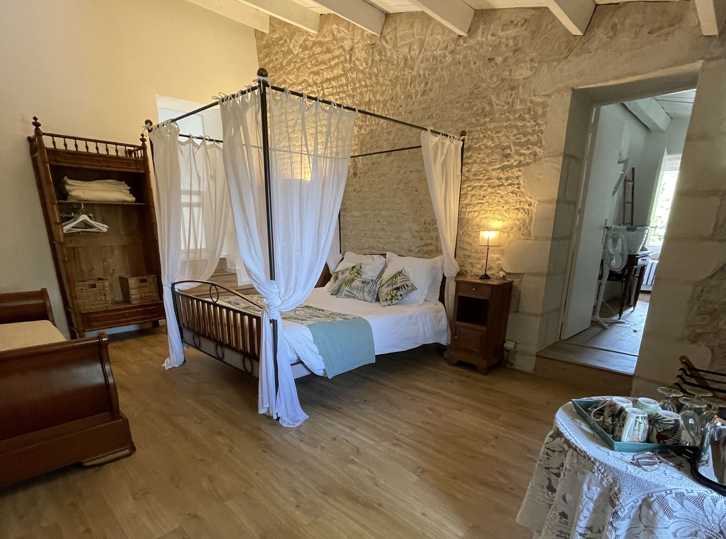 Grande suite familiale pour 5 personnes à La Rochelle avec piscine