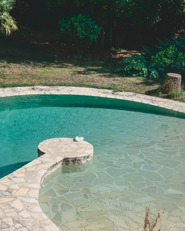 Chambre d'hôtes familiale avec une piscine sécurisée à La Rochelle